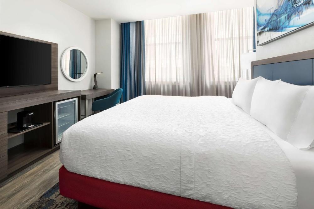 Hampton Inn & Suites Baltimore Inner Harbor Image 15